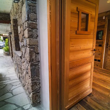 - Mont Blanc Apartmán Courmayeur